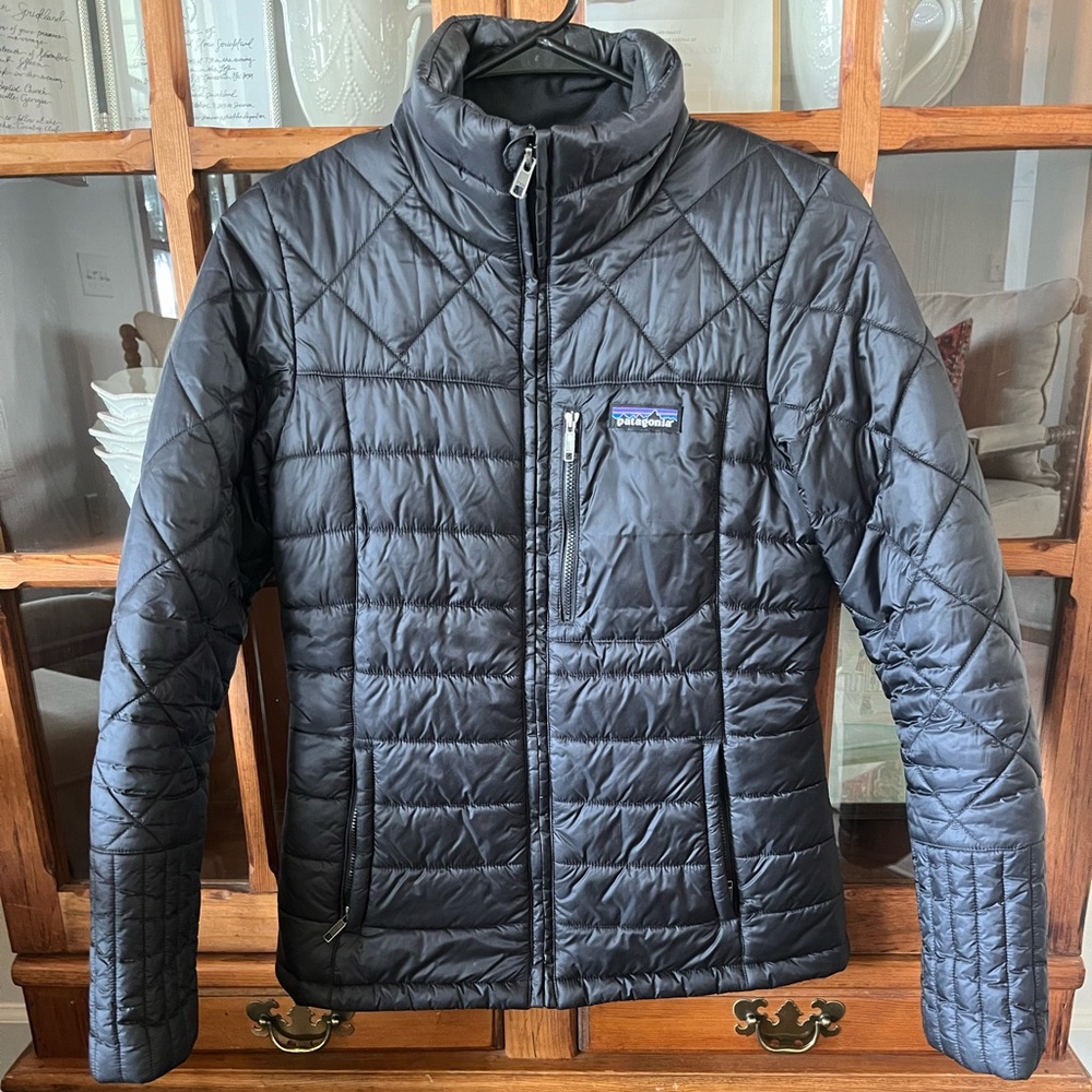 Women’s Patagonia jacket 
size XS
Excellent condition